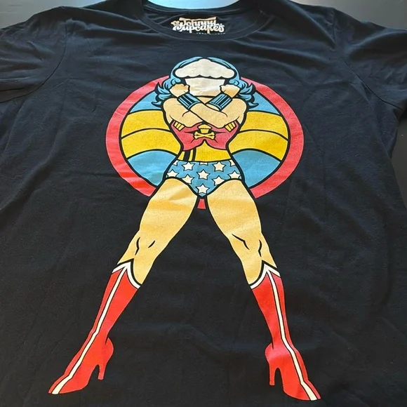 Johnny Cupcakes Wonder Woman Tee XL - Picture 2 of 5